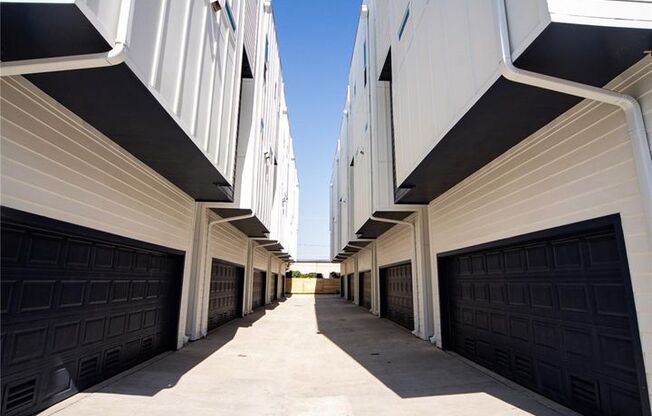 New Beautiful Townhome Great Location