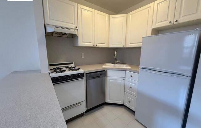 330 E 77 ST