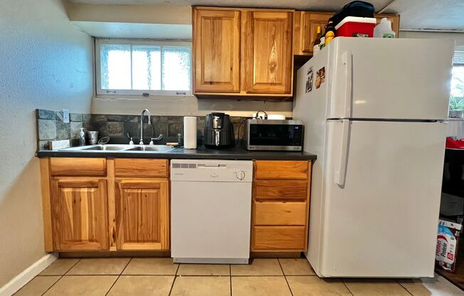 2 Bed, 1 Bath, Lower Level Apartment