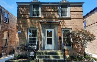 3Br/2Bath House in Evanston $3,600/m