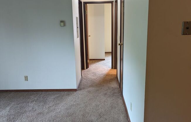 2 beds, 1 bath, 970 sqft, $1,199, Unit FB   4037