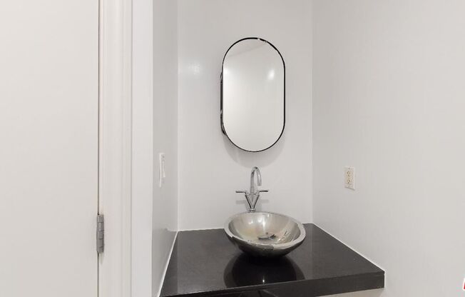 2 beds, 1.5 baths, 1,040 sqft, $3,980, Unit 1708