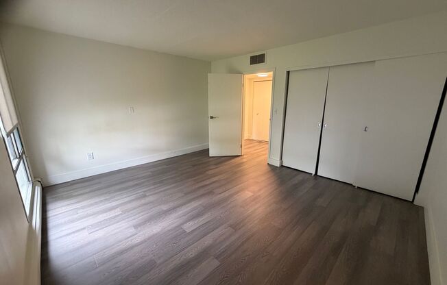 1 bed, 1 bath, 850 sqft, $1,245, Unit 215W