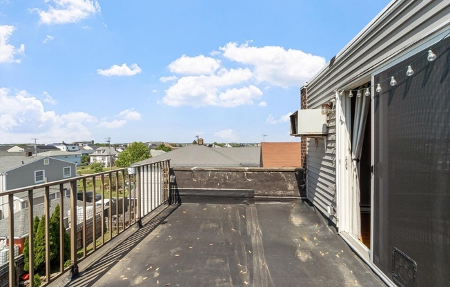 2 beds, 2 baths, 978 sqft, $2,900, Unit 5