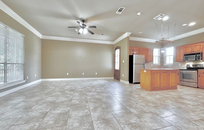 3BR/2BA Home on Nicholson Lake Dr – Modern Comfort in a Prime Location!