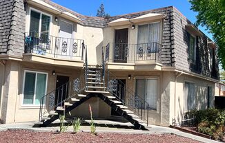 0153 - Coronado Dr 1233