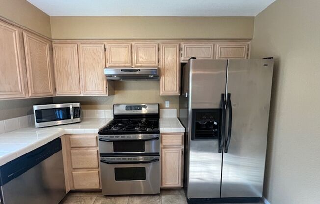 2 beds, 2 baths, $1,600, Unit # 2412