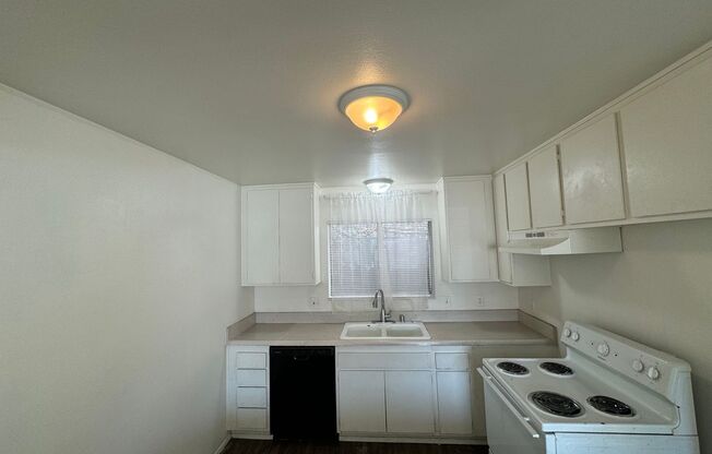 2 beds, 1.5 baths, 1,007 sqft, $1,495, Unit C