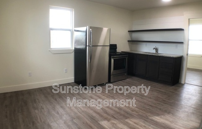 1306 E 2 ST