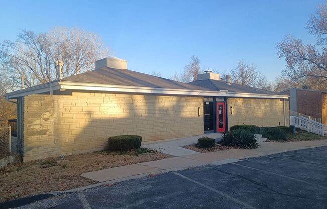 1 bed, 1 bath, 590 sqft, $950, Unit 74