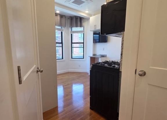 Studio, 1 bath, $1,495, Unit 11