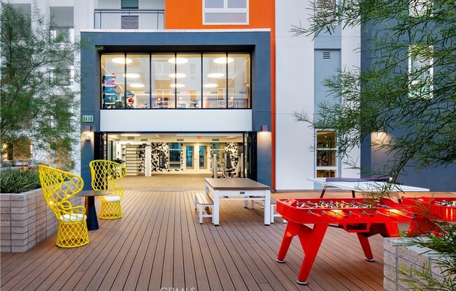 19535 Nordhoff St # 25-456