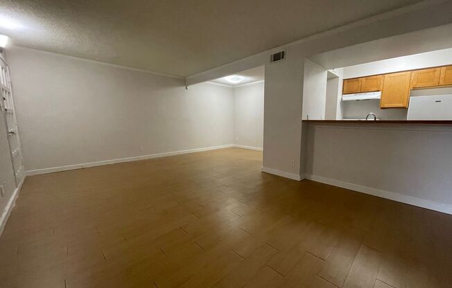 1 bed, 1 bath, 700 sqft, $999, Unit ELP2200-122