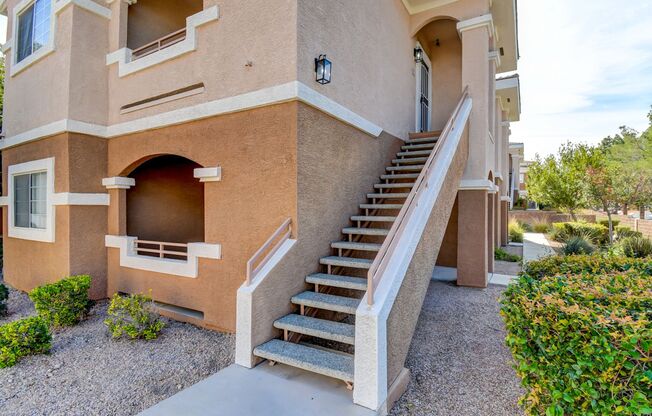 2 beds, 2 baths, $1,600, Unit 823