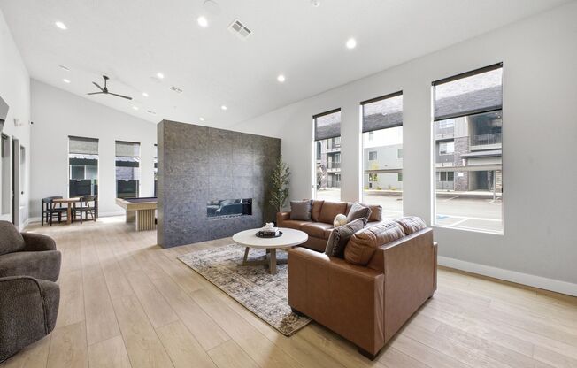 1 bed, 1 bath, 724 sqft, $1,422, Unit B303