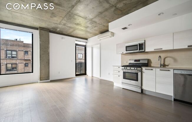 281 UN AVE