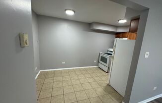 2 beds, 1 bath, $1,686, Unit 8213-7