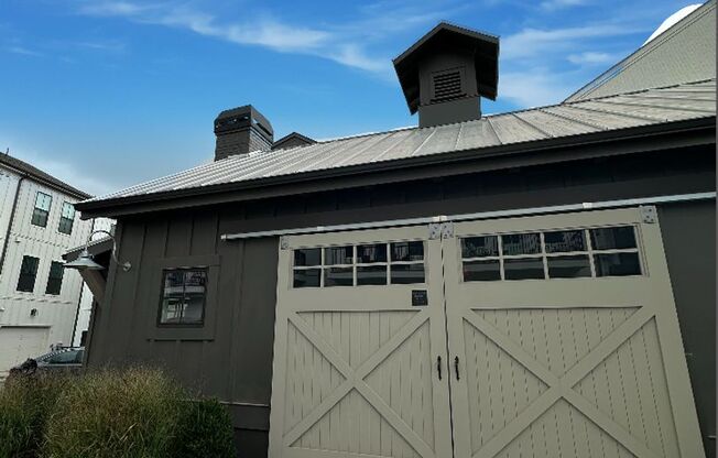 Luxury Buckley Townhome | Modern 2BR, 2BA with Tandem 2-Car Garage