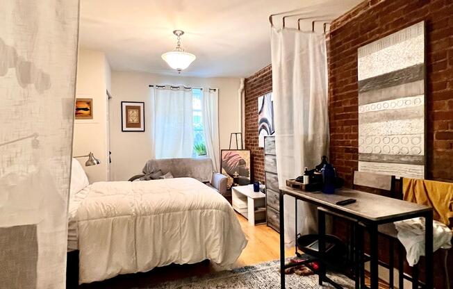 335 W 85 ST