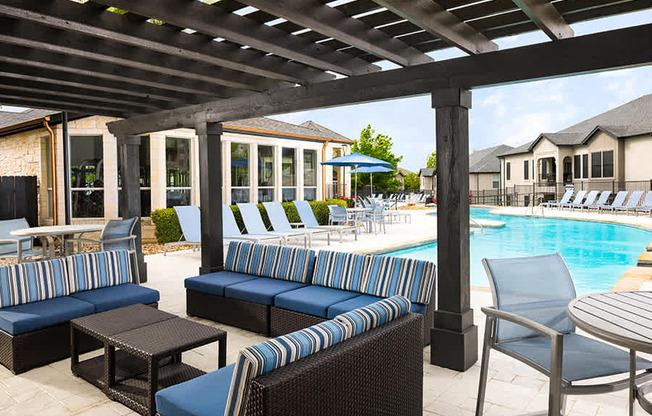 Glenhaven at Star Ranch - Near Meadow Lake Park Hutto, TX - poolside seating