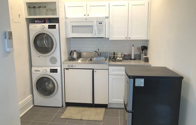 1 bed, 1 bath, 550 sqft, $3,400, Unit 1F