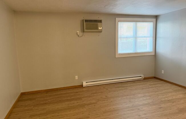 Studio, 1 bath, 350 sqft, $1,050, Unit Unit B5