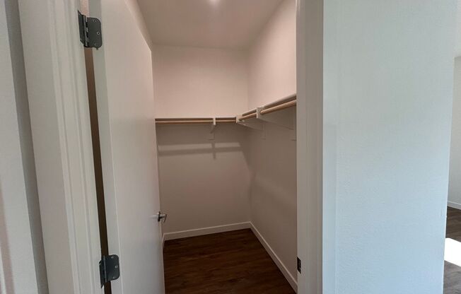 2 beds, 2 baths, 902 sqft, $3,070, Unit 2112-104