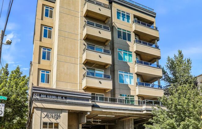 South Lake Union View 3 bed Condo available now!