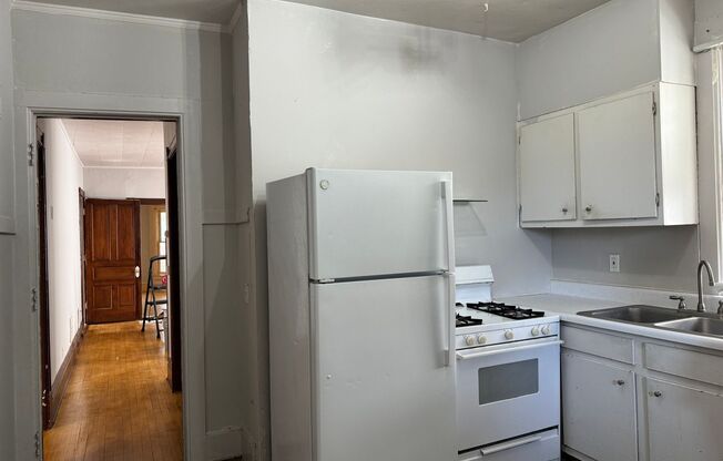 3 beds, 2 baths, 1,327 sqft, $1,795, Unit 635 E Johnson St