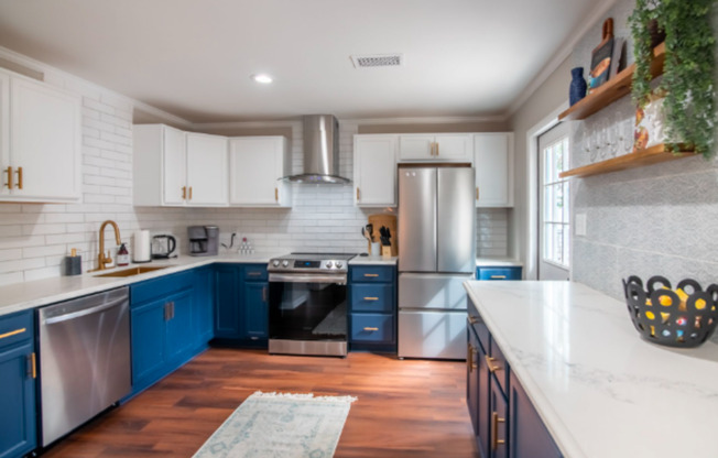 NOW AVAILABLE!! NEW AVONDALE LISTING!!