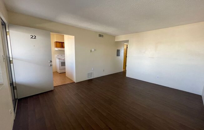 1 bed, 1 bath, 700 sqft, $895, Unit Unit 22