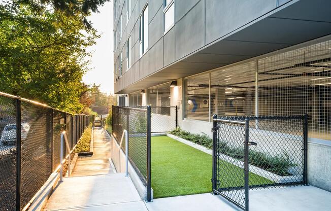 Let your pup play and socialize at Modera Shoreline’s fenced dog run, a convenient on-site space designed for daily adventures and fresh air.