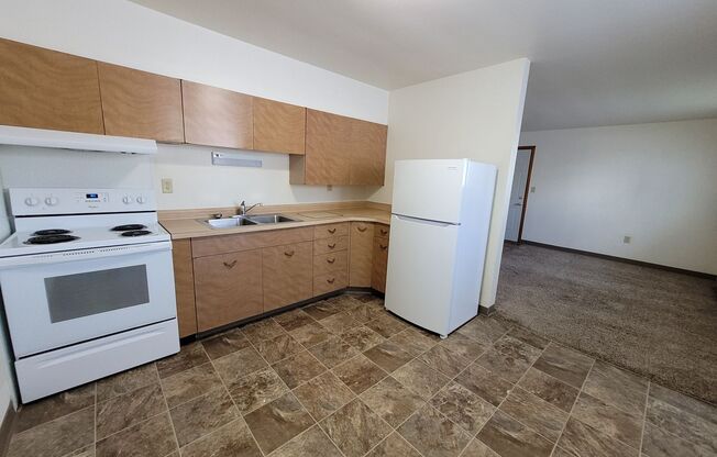 2 beds, 1 bath, 850 sqft, $875, Unit 3