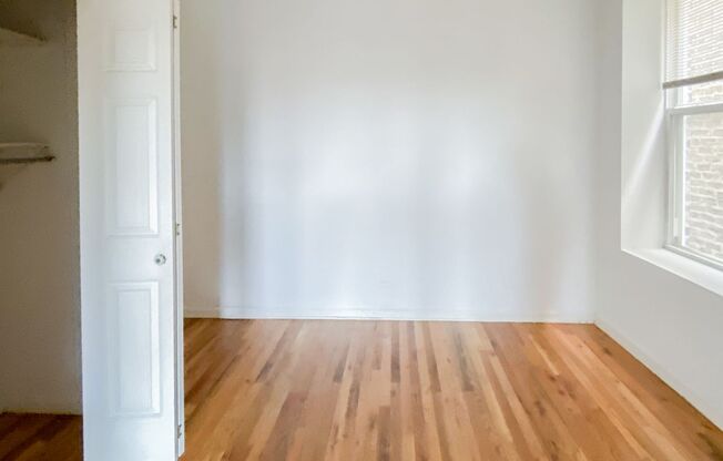 2 beds, 1 bath, 1,015 sqft, $3,100, Unit 2450-302