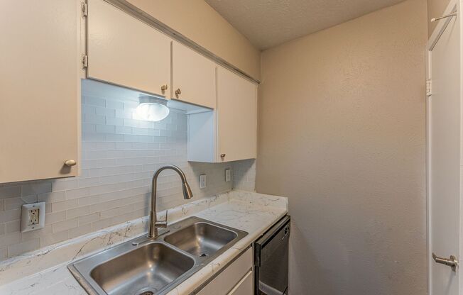 2 beds, 1.5 baths, 967 sqft, $1,395, Unit 259