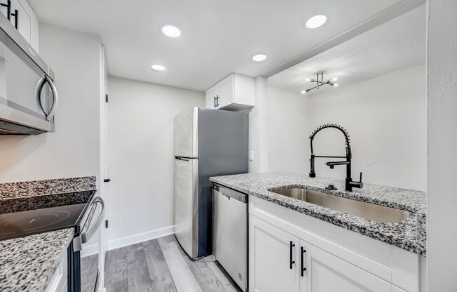 1 bed, 1 bath, 550 sqft, $1,168, Unit 01 - 4125-21