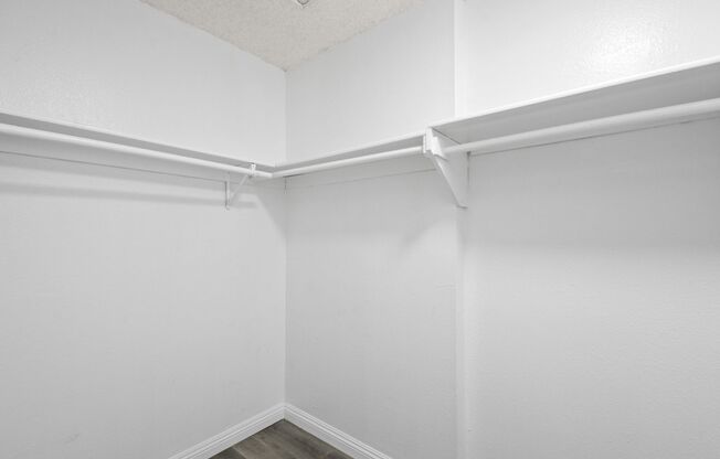 2 beds, 2 baths, 840 sqft, $1,750, Unit 210