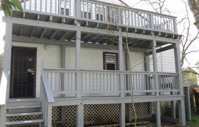 2 bedrooms / 1 bath single family home
