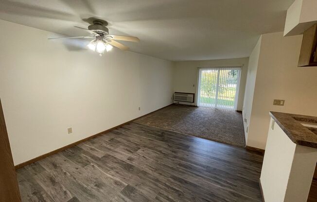 3 beds, 1 bath, 1,040 sqft, $1,800, Unit 3172-104