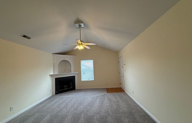 Great 2 Bedroom Condo off of Mellwood Ave
