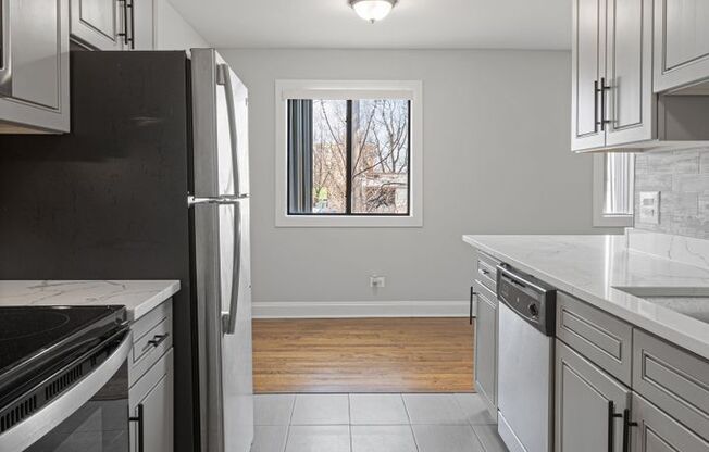 2 beds, 1.5 baths, 926 sqft, $2,100, Unit 306
