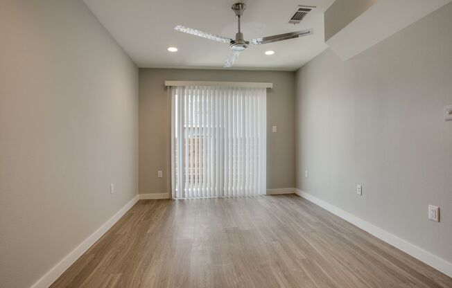 2 beds, 2 baths, 918 sqft, $1,699, Unit 209