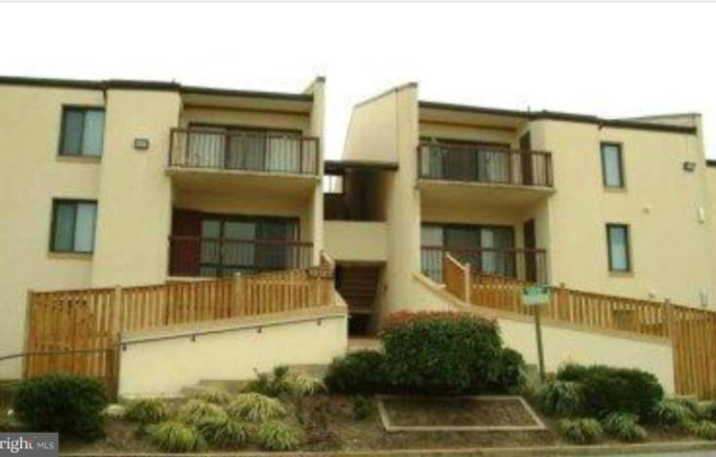 10105 PRINCE PL