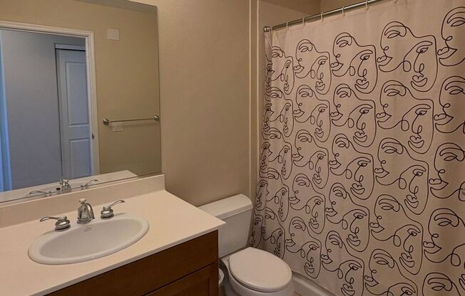 2 beds, 2 baths, $2,700, Unit # 1122