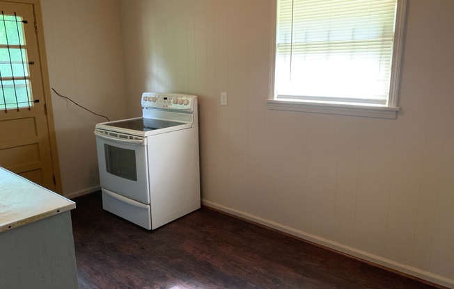 2 beds, 1 bath, $775