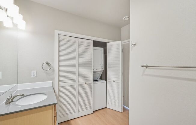 1 bed, 1 bath, 789 sqft, $1,925, Unit 401