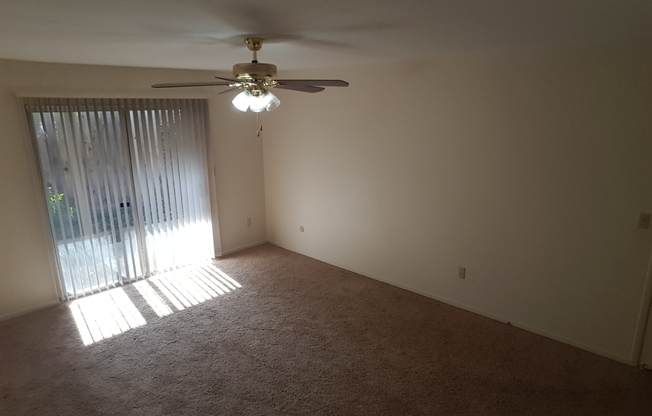 2 beds, 1 bath, 950 sqft, $1,700, Unit 1618 Montclair Dr., Modesto, Calif.