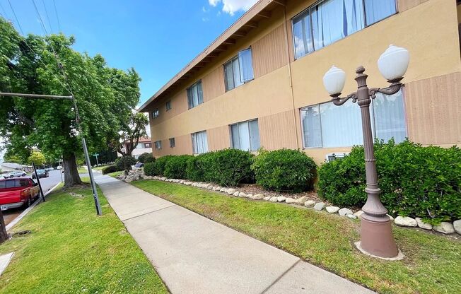 Courtyard Apartments