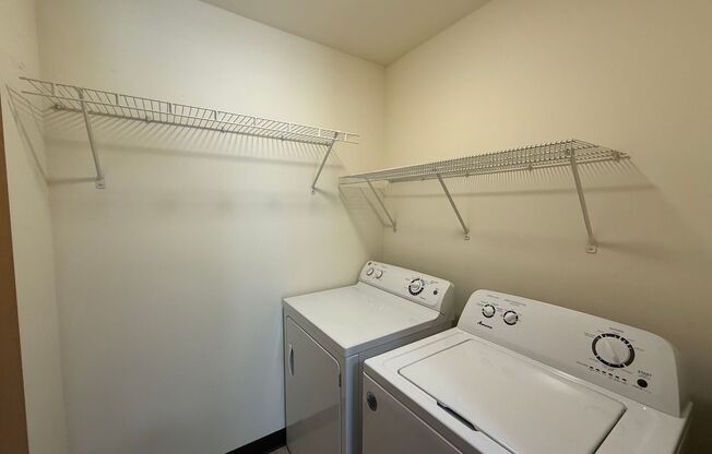 2 beds, 1 bath, 950 sqft, $1,775, Unit 7654CB