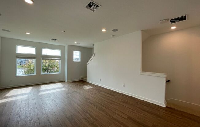 3 beds, 3.5 baths, $3,050